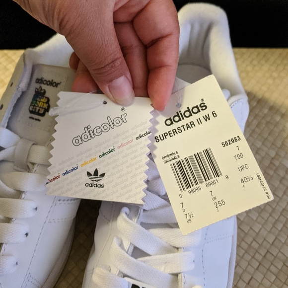 🆕 Adidas 2006 White Superstar Adicolor W6 NYC Sneakers 7.5 - Picture 7 of 16